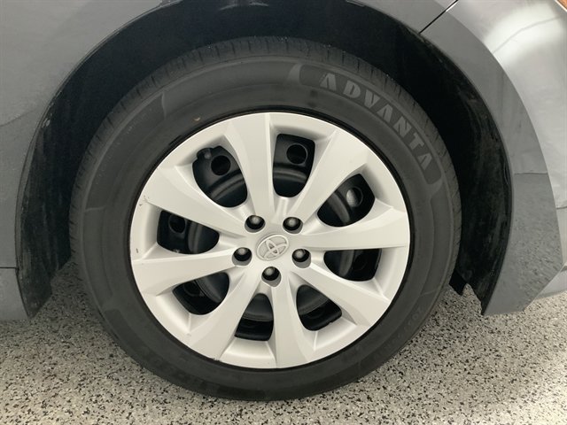Used 2025 Toyota Corolla LE FWD image 12