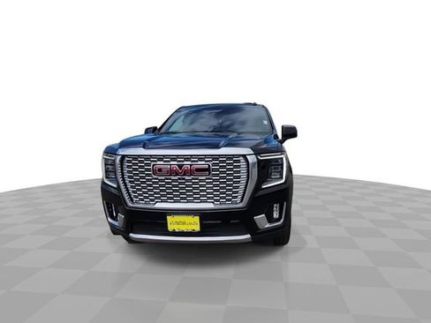 Used 2021 GMC Yukon XL Denali w/ Denali Ultimate Package RWD image 3