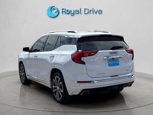 Used 2020 GMC Terrain Denali w/ Denali Premium Package AWD/4WD image 3