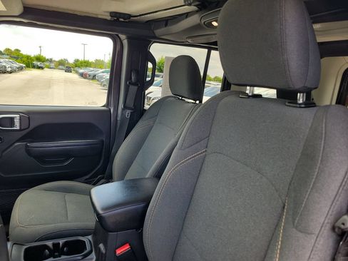 Used 2024 Jeep Wrangler Unlimited Sport AWD/4WD image 18