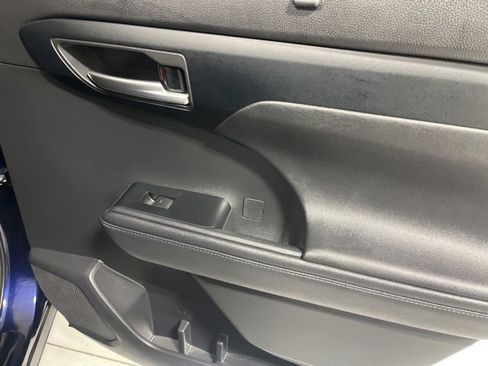 Used 2023 Toyota Highlander XLE image 25