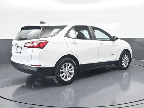Used 2021 Chevrolet Equinox LS image 6