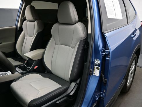 Used 2024 Subaru Forester AWD/4WD image 11