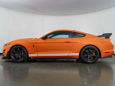 Used 2022 Ford Mustang Shelby GT500 w/ Carbon Fibre Track Pack image 5