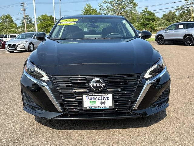 Certified 2023 Nissan Altima 2.5 SV w/ SV Premium Package AWD/4WD image 6