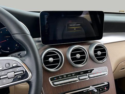 Used 2022 Mercedes-Benz GLC 300 image 6