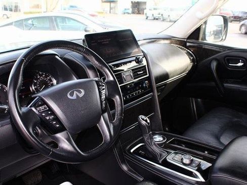 Used 2024 INFINITI QX80 Luxe image 3