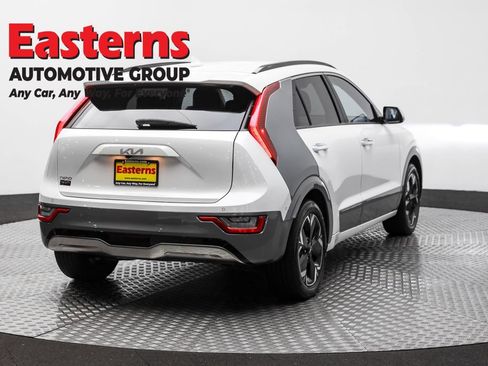 Used 2023 Kia Niro Wave FWD image 5