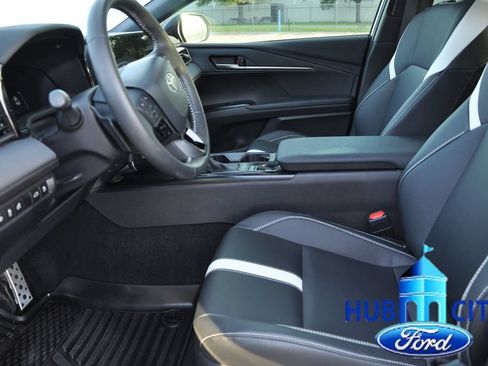 Used 2025 Toyota Camry SE w/ Multimedia Upgrade Package FWD image 10