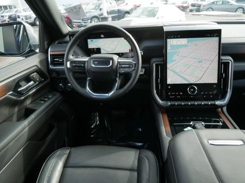 Used 2025 GMC Yukon Denali image 11