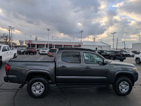 Used 2023 Toyota Tacoma SR image 12