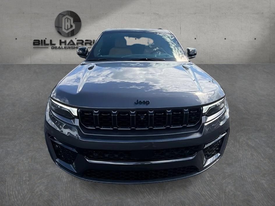 Used 2026 Jeep Grand Cherokee Summit w/ Obsidian Package AWD/4WD image 2