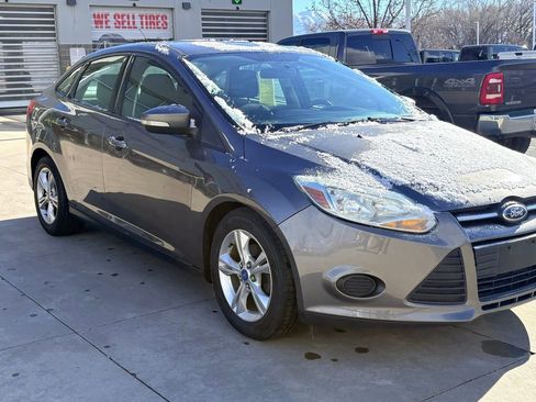 Used 2014 Ford Focus SE w/ SE Winter Package image 3