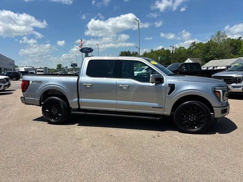 Used 2025 Ford F150 Lariat w/ Equipment Group 502A High AWD/4WD image 2