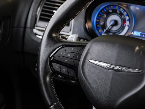 Used 2019 Chrysler 300 S RWD image 26