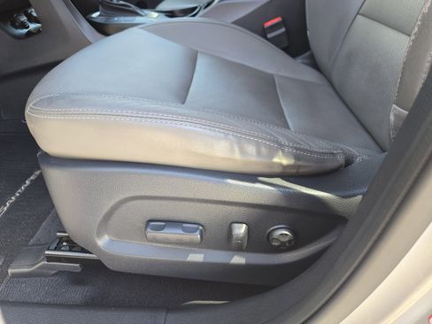 Used 2016 Hyundai Santa Fe SE w/ Option Group 02 image 25