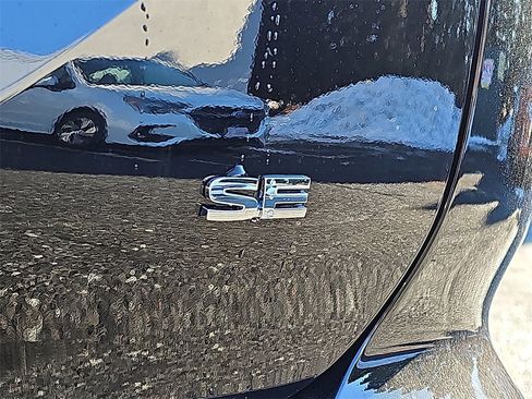 New 2026 Mitsubishi Outlander SE image 22