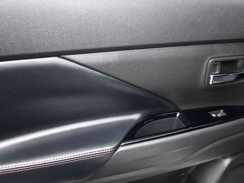 Used 2020 Mitsubishi Outlander LE FWD image 10