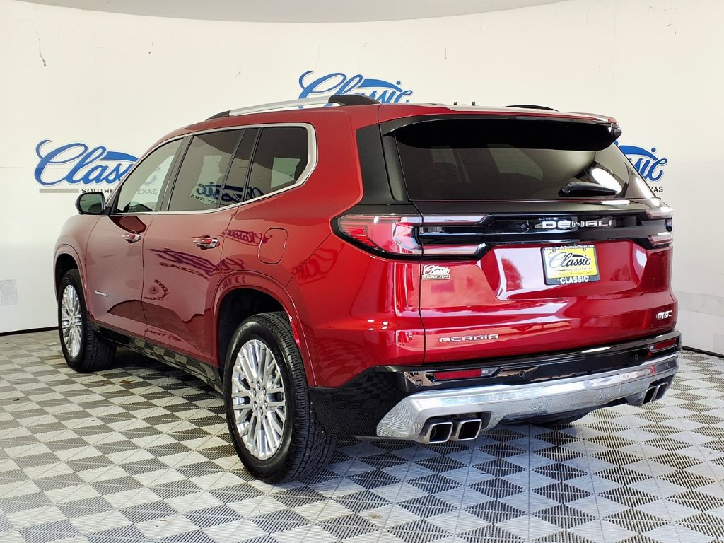 Used 2024 GMC Acadia Denali FWD image 2