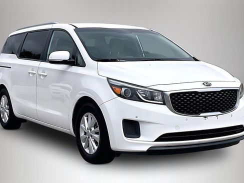 Used 2017 Kia Sedona LX w/ LX Essentials Premium Package FWD image 1