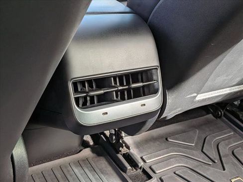 Used 2021 Tesla Model 3 Standard Range Plus image 18