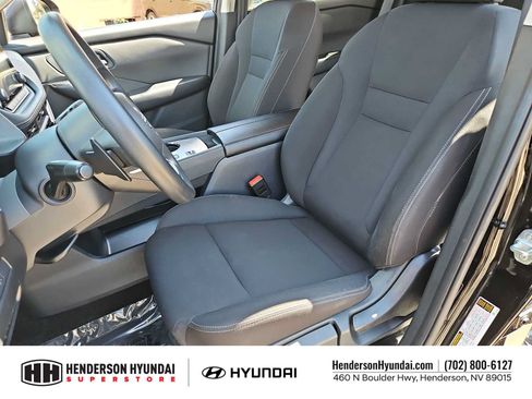 Used 2024 Nissan Rogue S FWD image 16