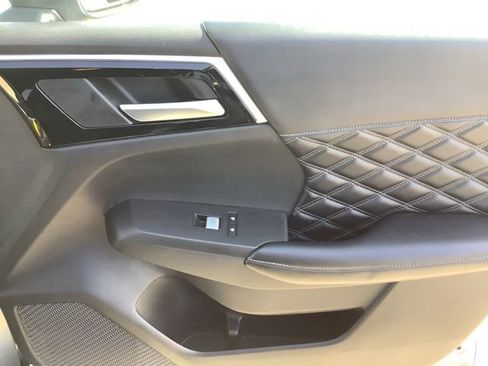 Used 2022 Mitsubishi Outlander SEL image 22