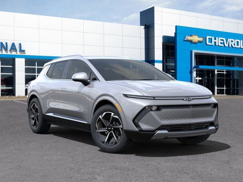 New 2025 Chevrolet Equinox EV LT image 7