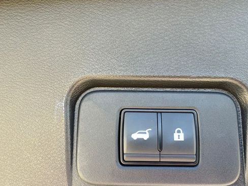 Certified 2024 Nissan Rogue SV FWD image 36
