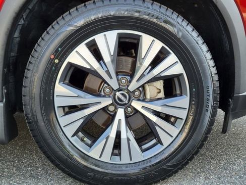Used 2023 Nissan Rogue SV FWD image 14