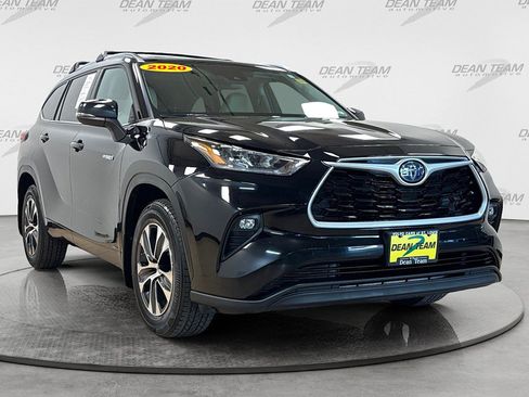 Used 2020 Toyota Highlander XLE AWD/4WD image 3