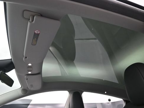 Used 2023 Tesla Model Y Long Range AWD/4WD image 11