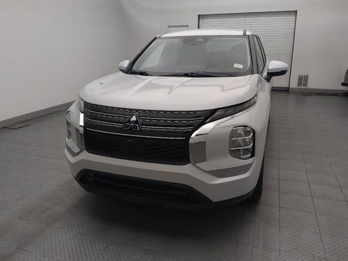 Used 2023 Mitsubishi Outlander ES FWD image 15