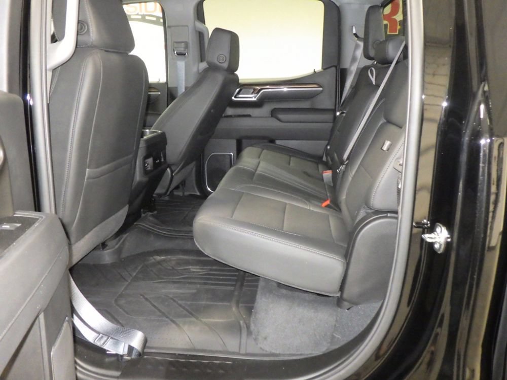 Used 2026 Chevrolet Silverado 1500 RST w/ Redline Edition AWD/4WD image 7