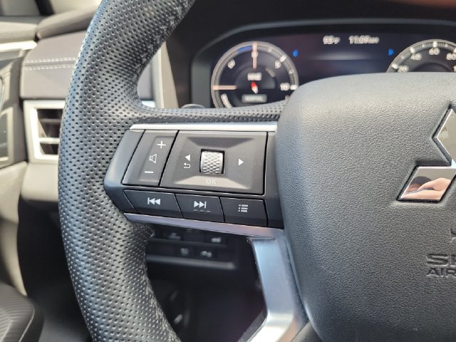 Used 2023 Mitsubishi Outlander SEL AWD/4WD image 22