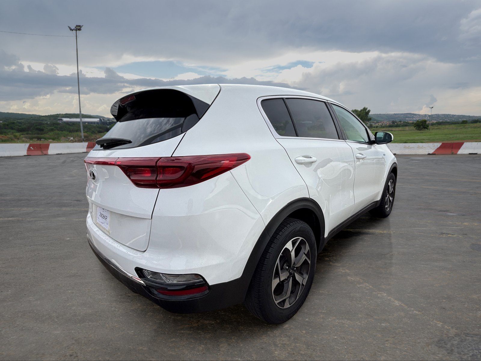 Used 2020 Kia Sportage LX AWD/4WD image 3