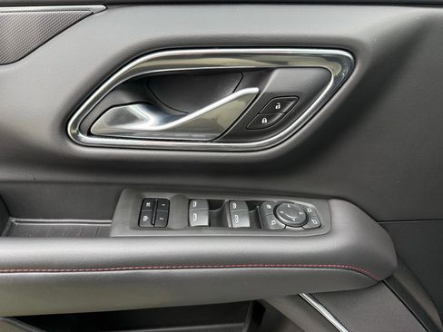 Used 2022 Chevrolet Suburban RST w/ Luxury Package image 19