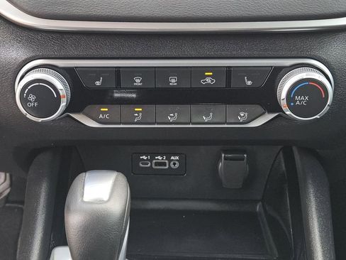 Used 2022 Nissan Altima 2.5 SV w/ SV Premium Package FWD image 13