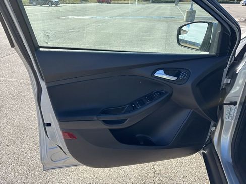 Used 2015 Ford Focus SE image 10