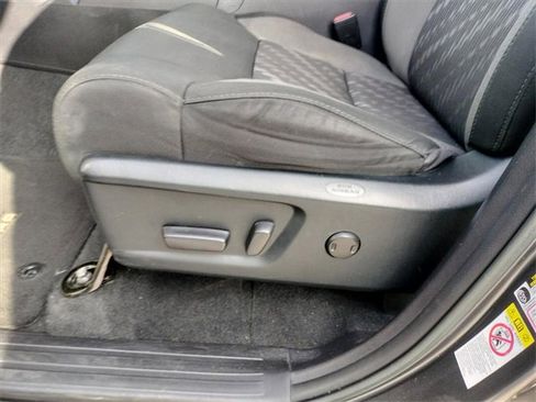 Used 2018 Toyota Tundra SR5 image 19