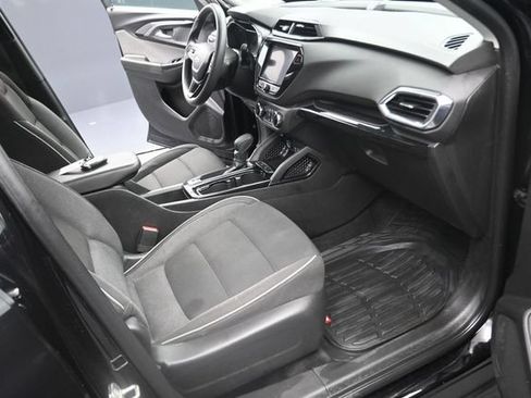 Used 2021 Chevrolet TrailBlazer LT w/ Convenience Package FWD image 23