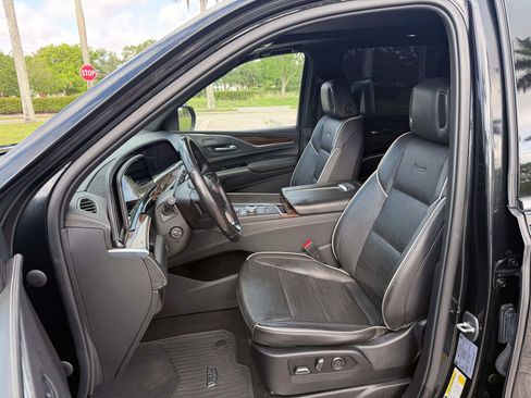Used 2021 Cadillac Escalade ESV Premium Luxury w/ Performance Package RWD image 5