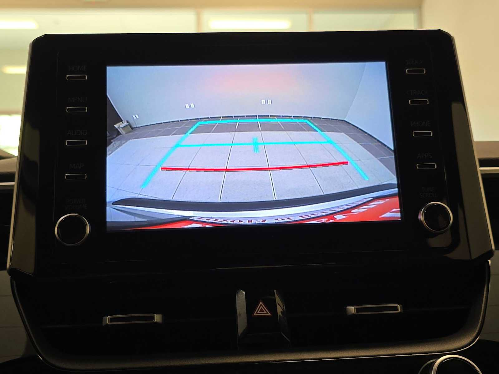 Used 2020 Toyota Corolla SE FWD image 12