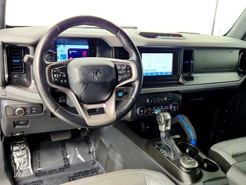 Used 2021 Ford Bronco Black Diamond AWD/4WD image 13