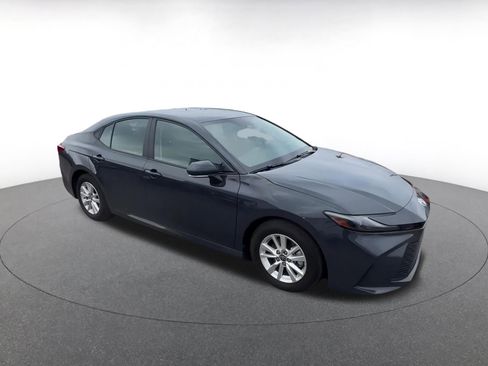 Used 2025 Toyota Camry LE image 2