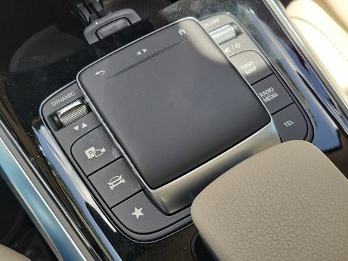 Used 2023 Mercedes-Benz GLB 250 image 38