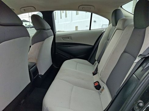 Used 2022 Toyota Corolla LE image 12