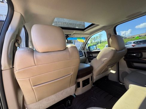 Used 2015 RAM 1500 Laramie w/ Convenience Group AWD/4WD image 10