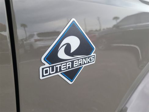 New 2025 Ford Bronco Outer Banks image 6