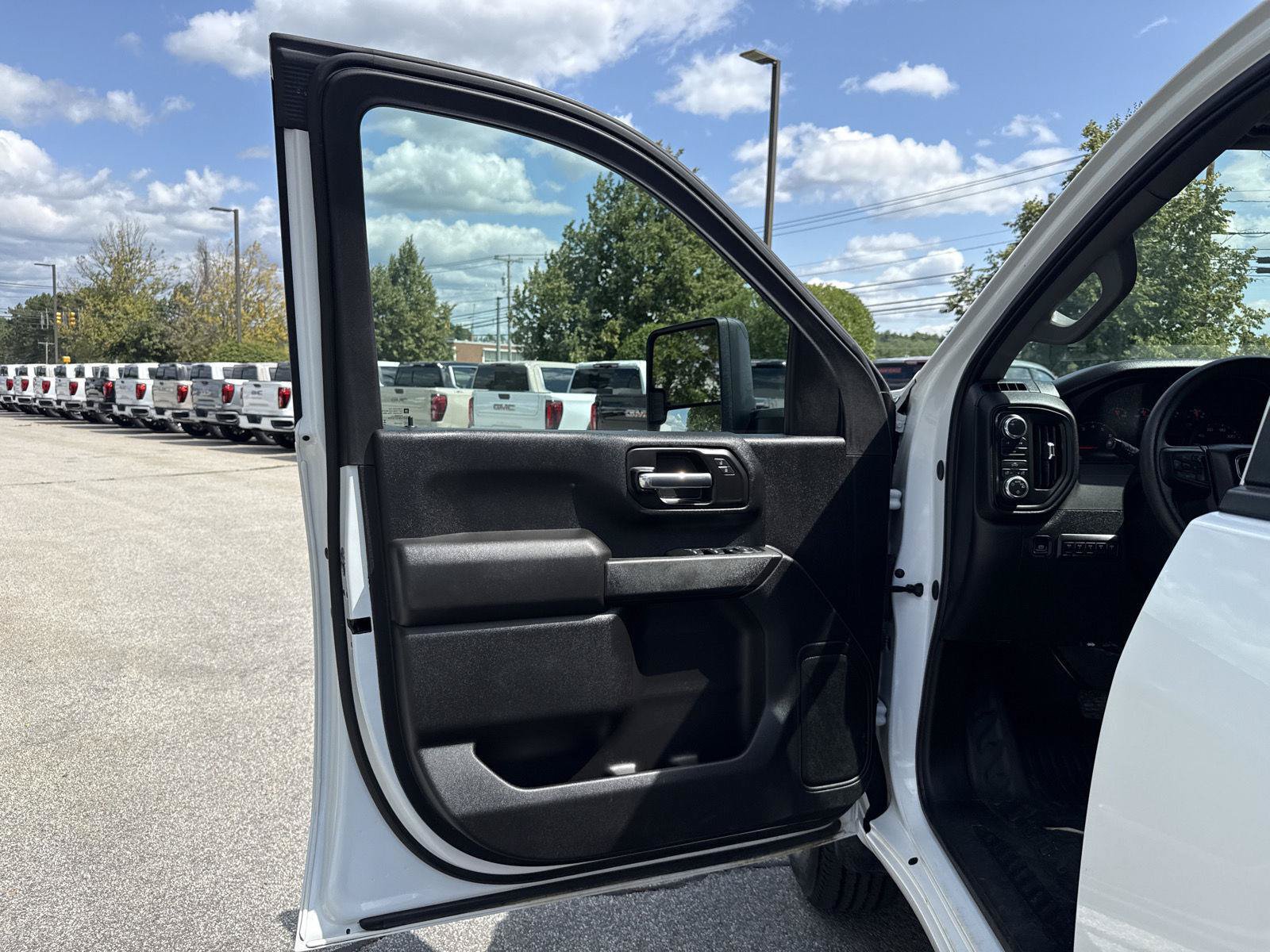 Used 2025 GMC Sierra 2500 Pro w/ Convenience Package AWD/4WD image 15